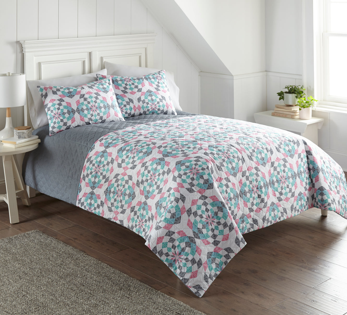 Clearance Seersucker Reversible Quilt Sets