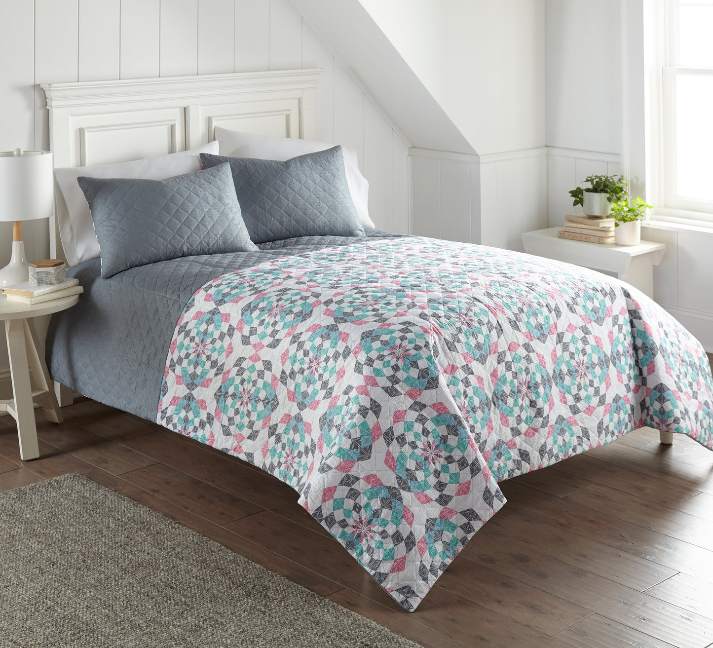 Clearance Seersucker Reversible Quilt Sets