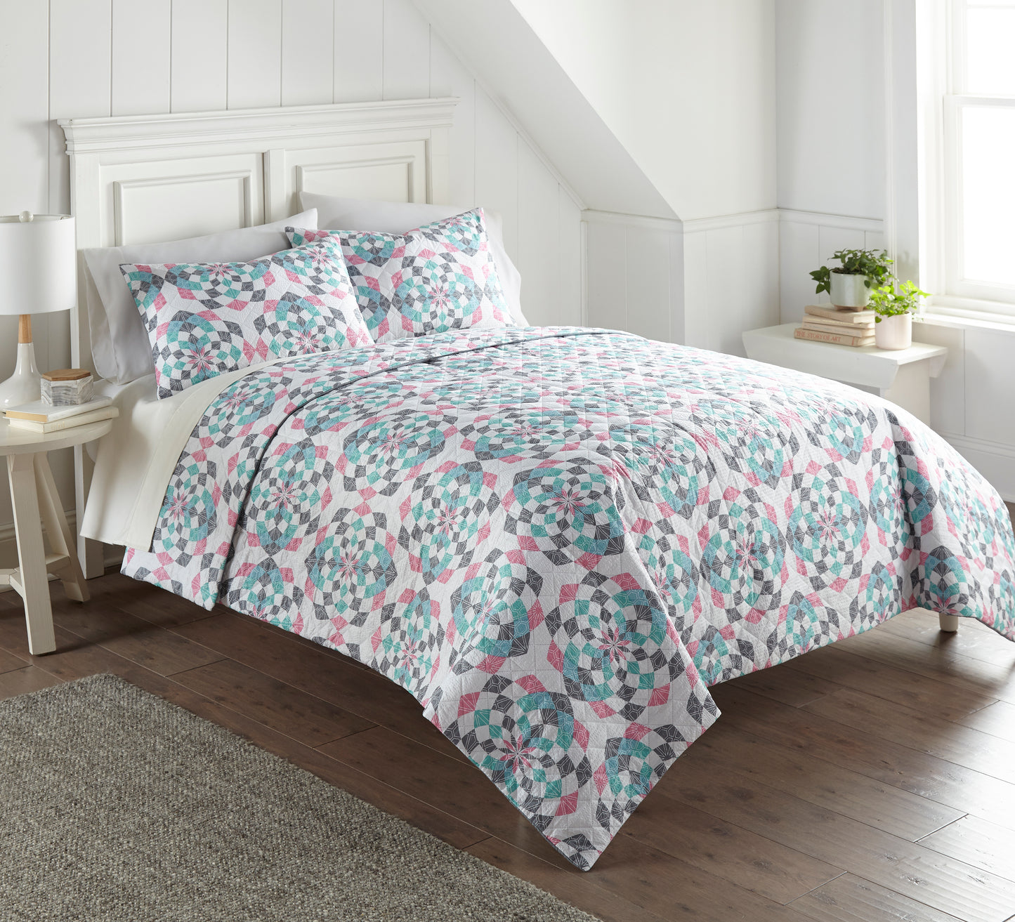 Clearance Seersucker Reversible Quilt Sets