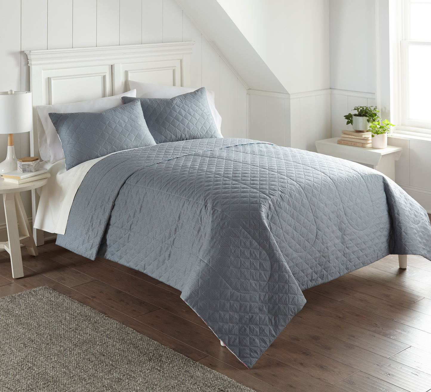 Clearance Seersucker Reversible Quilt Sets