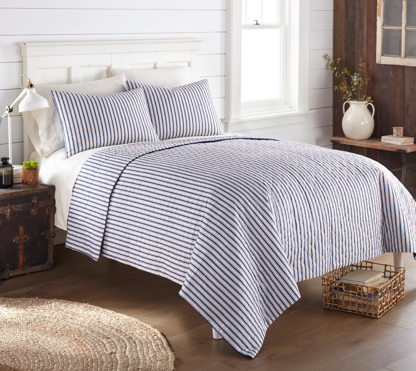 Clearance Seersucker Reversible Quilt Sets