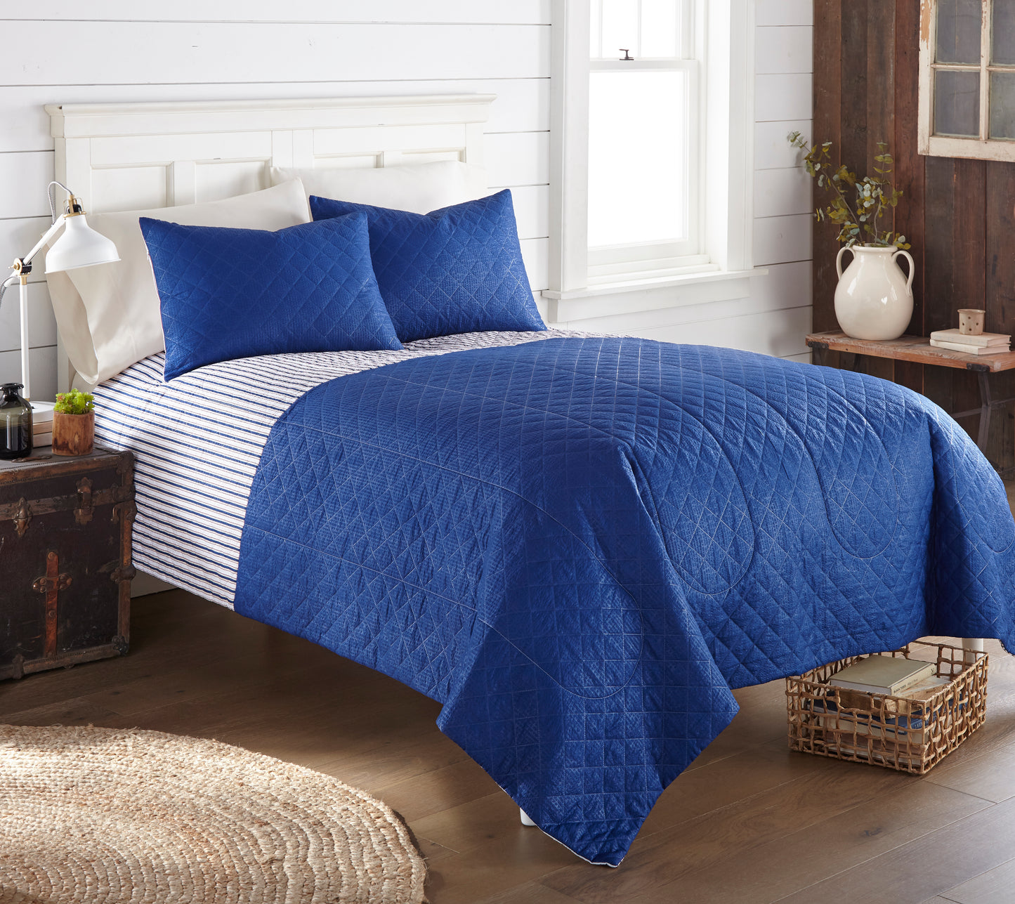 Clearance Seersucker Reversible Quilt Sets