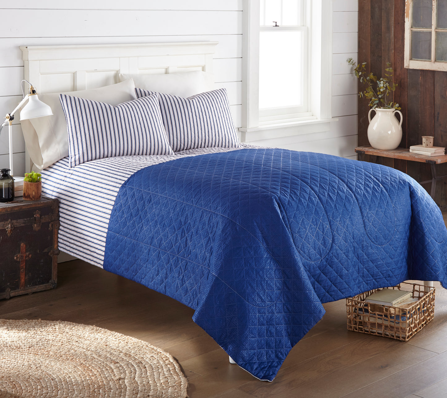 Clearance Seersucker Reversible Quilt Sets