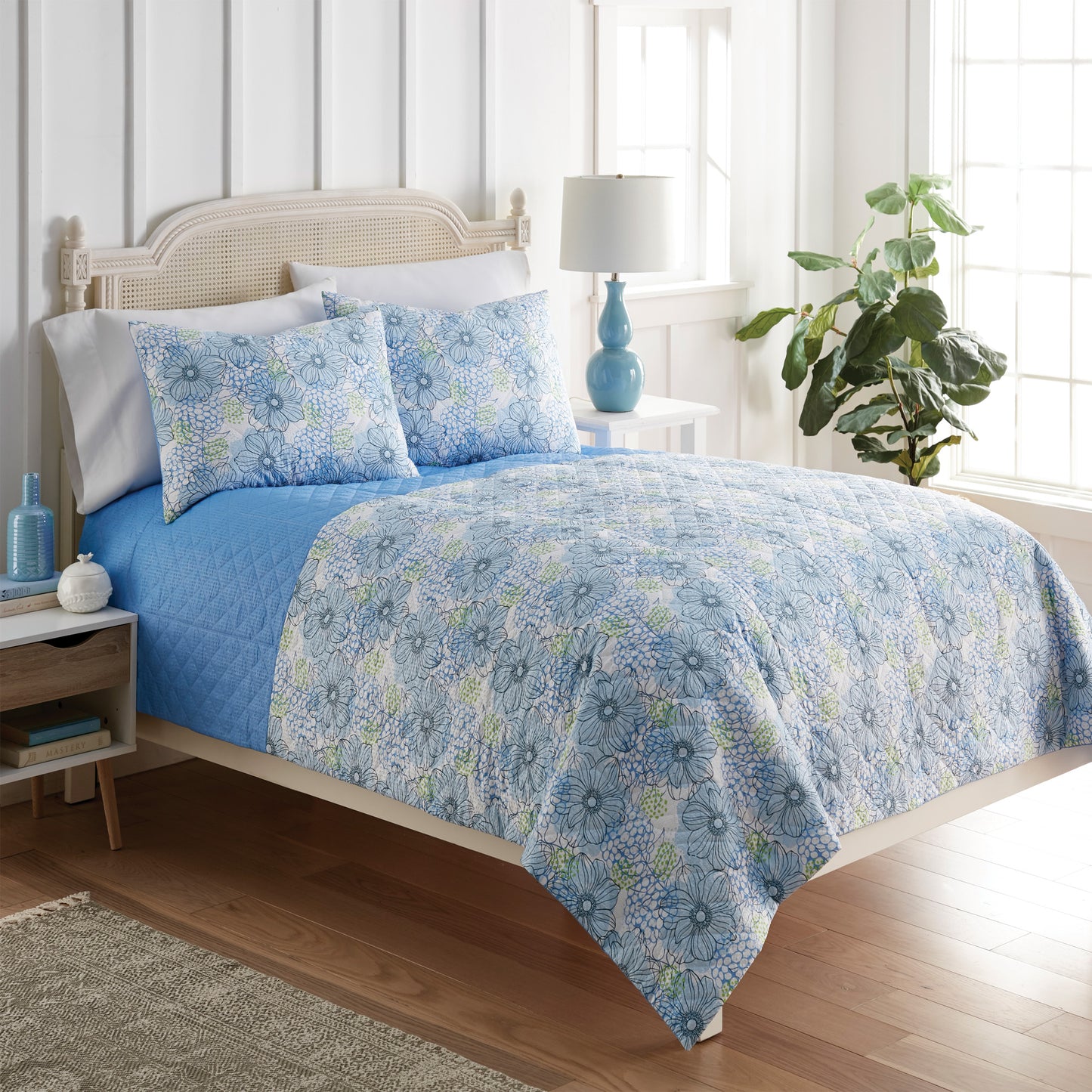 Clearance Seersucker Reversible Quilt Sets