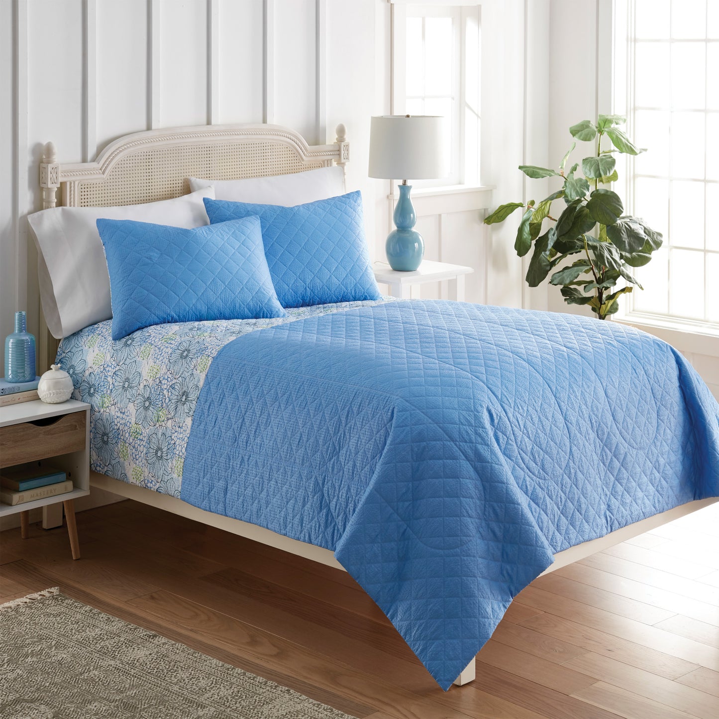 Clearance Seersucker Reversible Quilt Sets