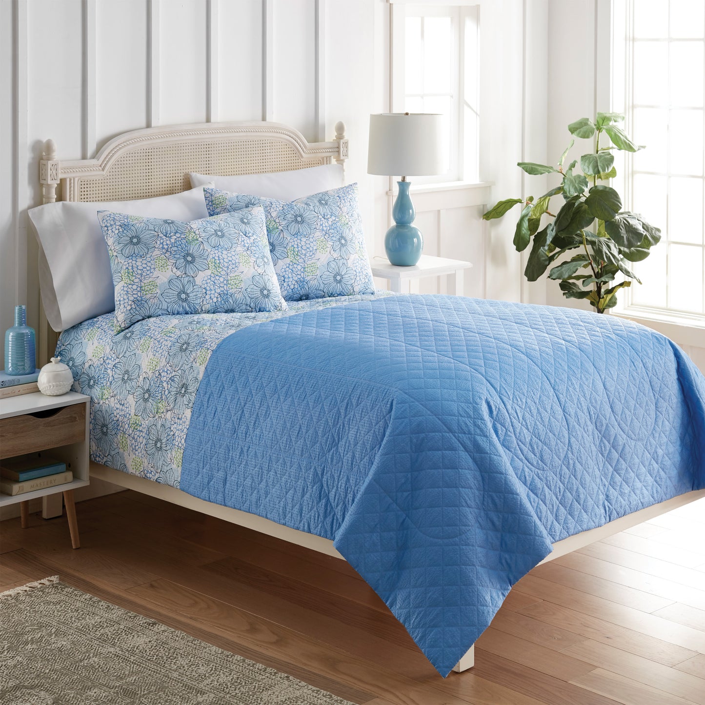 Clearance Seersucker Reversible Quilt Sets