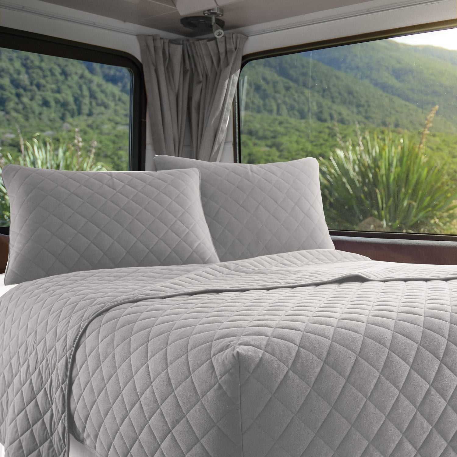 fitted queen bedspread